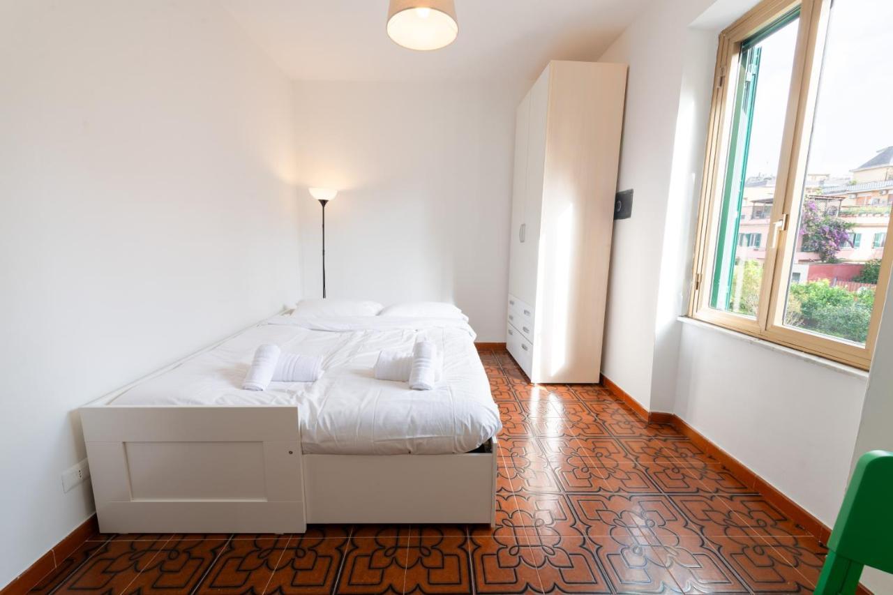 Apartamento Casa Di Marianna E Vittorio Al Gemelli Roma Exterior foto